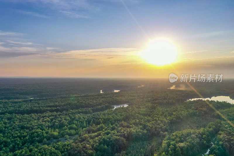 黄昏时的Muskoka Torrance Barrens Dark-Sky保护区，Gravenhurst，加拿大